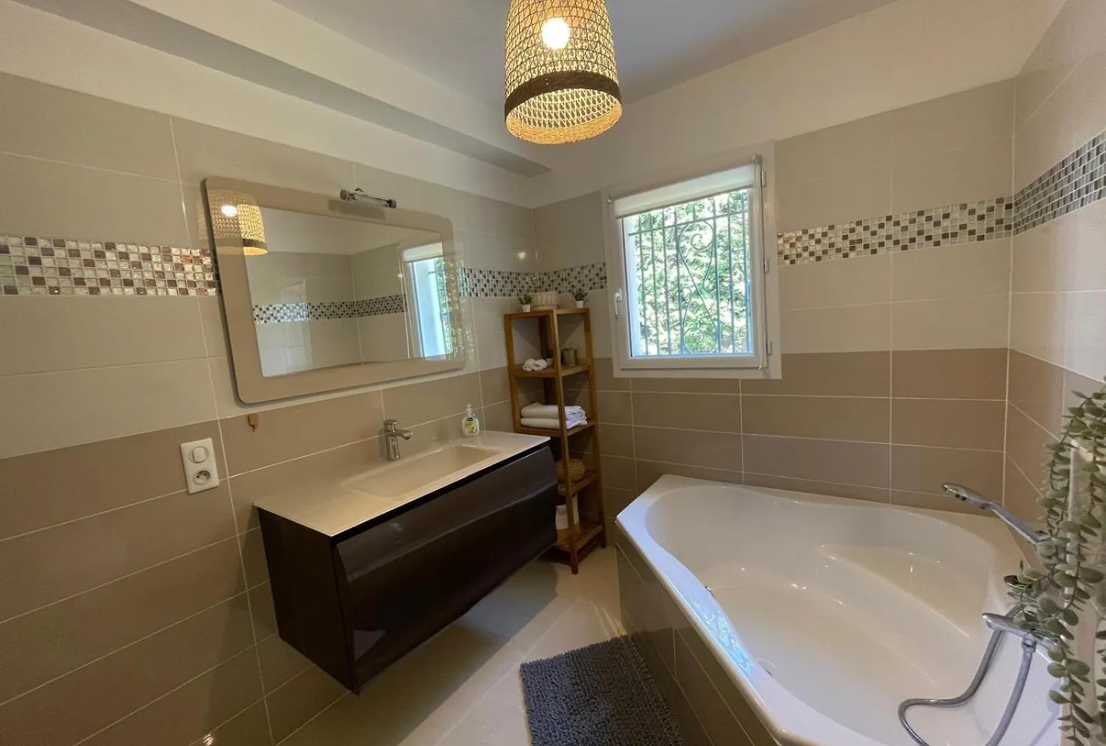 Appartement Villa D'Aurore Le Rouret 0*,  France